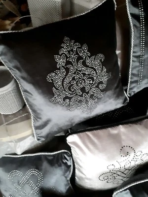 Dekokissen,"Lilie",Grau,Samt,Strasssteine,45x45cm,elegant,luxuriös,modern,Loft - Bild 1 von 4