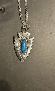 Collar colgante punta de flecha vintage con turquesa sintética - Imagen 1 de 3