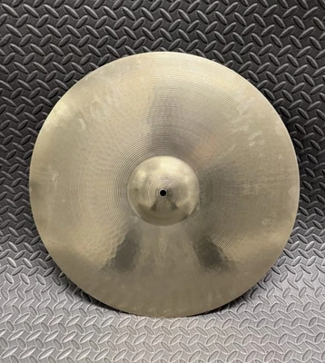 Prato Paiste Ludwig by Paiste 22” anos 1960 anos 70 - Brilhante 2300g - Imagem 1 de 4