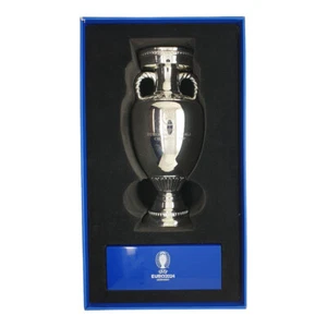 EURO 2024 Trophy Replica (150 mm) auf Acrylsockel - Picture 1 of 5