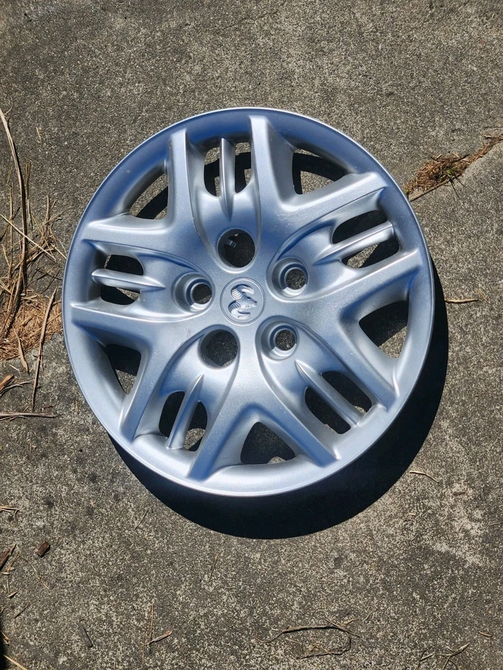 Заводская крышка колеса 15 дюймов для Dodge Plymouth 2001-05 годов выпуска Caravan Voyager Steelie  - Изображение 1 из 1