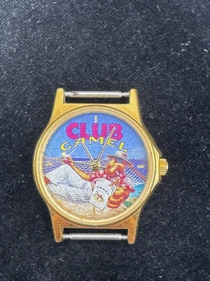 Reloj de cuarzo Club Camel Cigarette para mujer tono dorado cuero marrón 29 mm 6 3/4" Foto 1 de 4