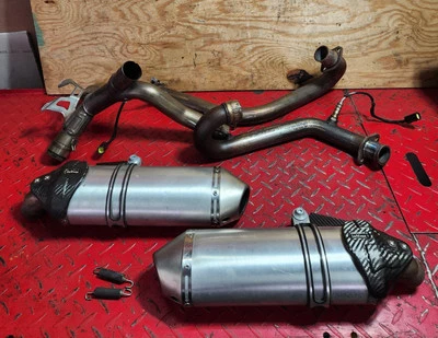 Ducati Monster 696 2009 sistema de escape completo con conjunto de silenciador Leo Vance Foto 1 de 4