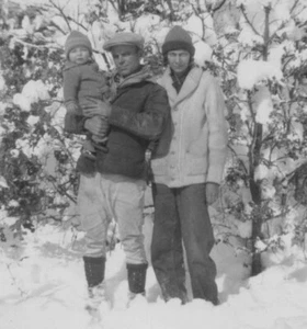 1940s Family Winter Portrait Snowy Landscape Cozy Outfits Scenic Scene - Picture 1 of 3