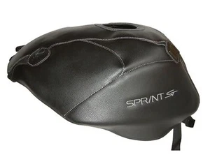 Triumph Sprint 1050 2005-2007 Top Sellerie fuel Petrol Gas Tank Cover Black logo - Picture 1 of 1
