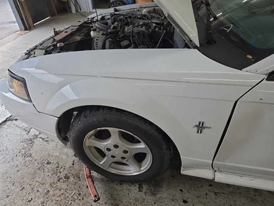 Used Front Left Fender fits: 2003 Ford Mustang Front Left Grade C Foto 1 de 4