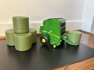 1/16 John Deere 568 mega-wide round bailer with hay! - Picture 1 of 3