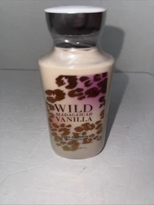 Bath & Body Works WILD MADAGASCAR VANILLA karitè e vitamina E lozione corpo 8 once NUOVO - Foto 1 di 3