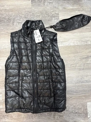 Chaleco acolchado Y2k Rue21 empaquetable negro brillante grunge gótico nuevo con etiquetas talla mediana Foto 1 de 4