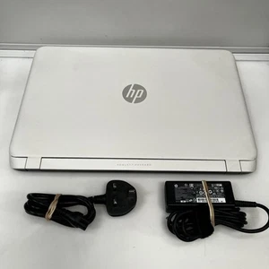 HP Pavilion 15 Notebook PC White 15.6" LCD Intel Core i3-4030U 8Gb 1Tb - Afbeelding 1 van 2