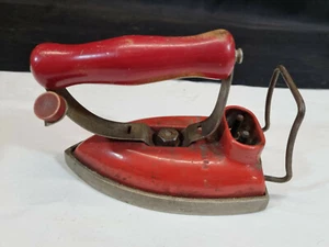 Vintage Premier Product (We believe) Iron Model: Unknown, Coloured Red - Picture 1 of 11