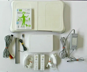 Nintendo Wii Konsole weiß 2 Spieler Set + Wii Fit Plus & Balance Board - Bild 1 von 2