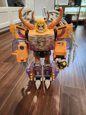 Фигурка Hasbro Transformers Armada Unicorn 2003 в комплекте с мини-иконкой - Изображение 1 из 2