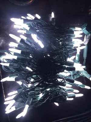 Luzes de férias brancas frias/brilhantes de LED M5 para ambientes internos e externos frias 100 lâmpadas por conjunto - Imagem 1 de 3