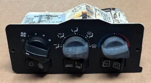 KENWORTH/Bergstrom OEM Temperature Controls F21-1005-1 - Picture 1 of 5