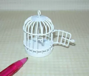 Miniatur runder weißer Metall Vogelkäfig (1 5/8" hoch, 1 1/8" Durchmesser) für Puppenhaus 1:12 - Bild 1 von 1