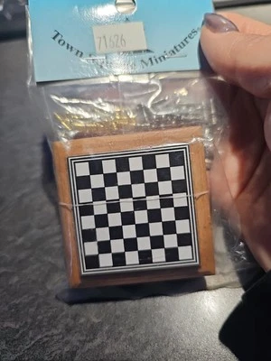 Juego de ajedrez para casa de muñecas con cajón de almacenamiento de madera biblioteca de estudio en miniatura  Foto 1 de 4