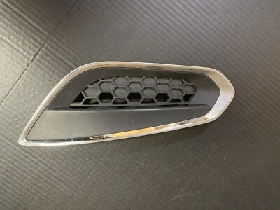 Parrilla exterior inferior izquierda Volvo S60 2011, 2012, 2013 31294135 Foto 1 de 2