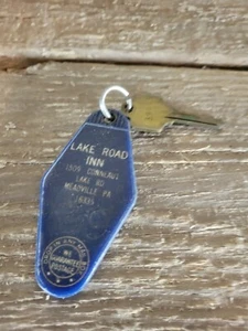 Vintage Lake Road Inn Motel Key Fob Mead Pennsylvania Room 39 Blue - Picture 1 of 2
