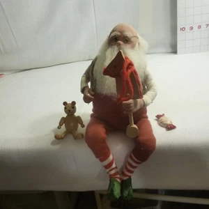 Vintage SANTA Regalsitter - mit Steckenpferd aus Holz und Holzbär - EVC - Bild 1 von 6