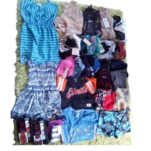 Lotto abbigliamento donna varietà fascio abiti top pantaloni leggings intimo ($65) - Foto 1 di 8