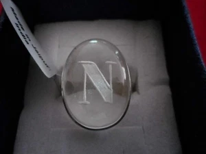 Anello "N" in quarzo bianco cabochon monogrammato in sterling 925 misura 10-20,40 carati - Foto 1 di 5