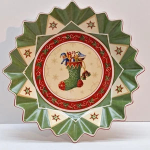 Villeroy & Boch Toys Fantasy 9.5" Serving Bowl Christmas Stocking - Bild 1 von 12