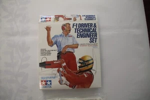 tamiya 1/20 f-1 driver & technical engineer set 20027 - Imagen 1 de 3