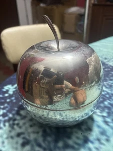 LEINEN SABATTINI Eine Schachtel "Apfel" für CHRISTOFLE, 50er Jahre. metall - Bild 1 von 4