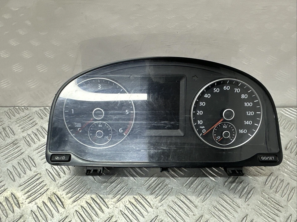 GENUINE 2013 VOLKSWAGEN CADDY MK3 CLUSTER SPEEDOMETER 2K0920966A — 第 1/4 张图片