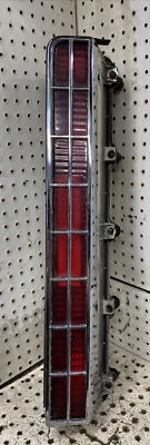 Luz trasera izquierda conductor Buick Electra Limited 225 1975-1976 Foto 1 de 4