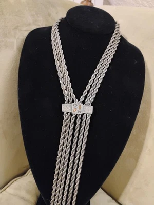 Collar Ajustable Chico’s Tres Cuerdas Estilo Tono Plata Estrás Borlas Lariat Foto 1 de 4