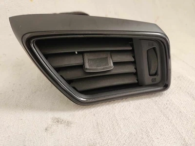 2017-2020 Nissan Rogue PASSENGER side dash vent; KOREA BUILT; 687605HK0A Foto 1 de 4