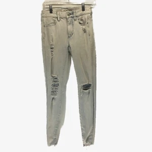 American Eagle Size 2 Regular White Wash Jegging Destroyed Denim Blue Jeans - Picture 1 of 8