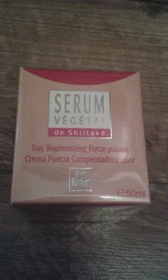 Yves Rocher Serum Vegetal Shiitake Day Replenishing Force Golden 50ml BRAND NEW - Image 1 of 3