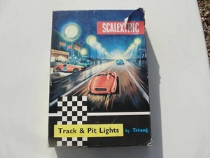 LUCES DE PISTA Y PIT SCALEXTRIC AÑOS 60 A239 RANURA 1:32 USADAS EN CAJA - Imagen 1 de 10