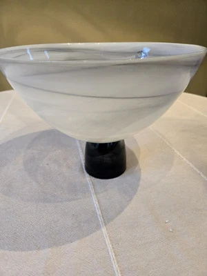 Cuenco con patas blanco y negro Badash Foto 1 de 4