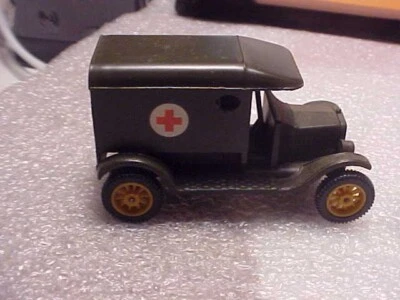 Camión médico EFSI suelto hecho en Holanda 1919 T-Ford verde Foto 1 de 4