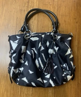 NUEVO CON ETIQUETAS VINCE CAMUTO Bolso de Hombro Cartera de Cuero de Nailon Blanco y Negro Foto 1 de 4