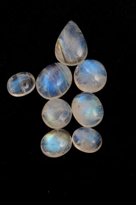 30 Cts. Natural 8 Pcs Blue Flashing White Rainbow 14 mm to 8 mm Gemstone - Image 1 of 4