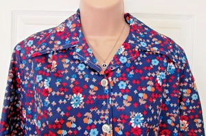 WOMENS VINTAGE NYLON OVERALL PINNY RARE BLUE FLORAL DRESS MAID CHORES CLEANER - Picture 1 of 6