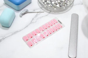 20 Stück Halbgehärtete Gel Nagelfolien - Rosa Herz Design Aufkleber | UV LED erforderlich - Bild 1 von 3