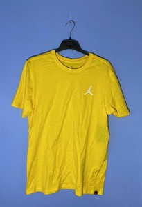 Las mejores ofertas en Camisas Jordan Amarillo para De hombre | eBay