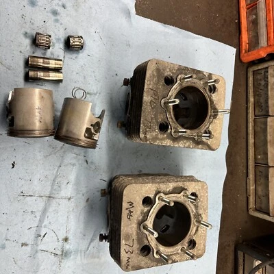 1988 1989 Yamaha Wide Track Snowmobile ￼VK540 Motor Jugs Cylinders Pistons - Image 1 of 4