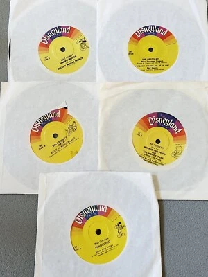 Lote de 5 discos de vinil Disney 45rpm Winnie The Pooh, Alice no País das Maravilhas... - Imagem 1 de 4