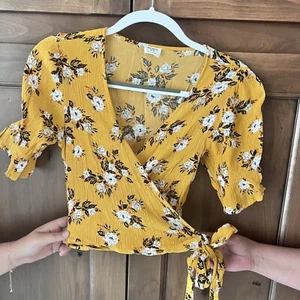 Cotton On-Yellow Floral Crop Wrap Blouse Size M - Picture 1 of 6
