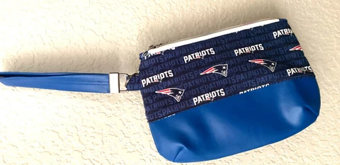NEW ENGLAND PATRIOTS WRISTLET Cover