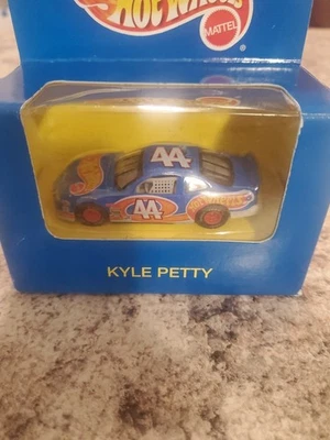 Pontiac Grand Prix 1996 Hot Wheels #44 Kyle Petty 1:64 azul fundido a presión Foto 1 de 4