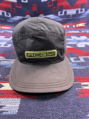 Gorra de nailon vintage años 90 Nike ACG negra y amarilla ajuste climático 5 paneles OSFA RARA Foto 1 de 4