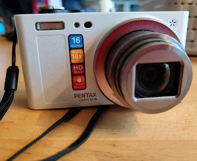 Pentax Optio RZ18, weiß - 16MP  - Bild 1 von 4